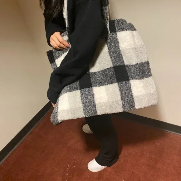 Stand Studio Lola Check Faux Fur Shearling Big Tote Shoulder Bag - Picture 4 of 16